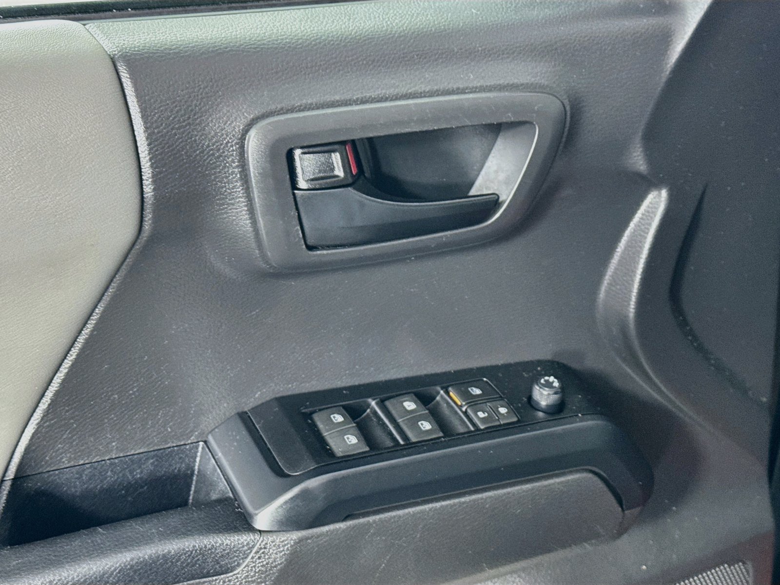 Certified 2023 Toyota Tacoma SR AWD/4WD image 17