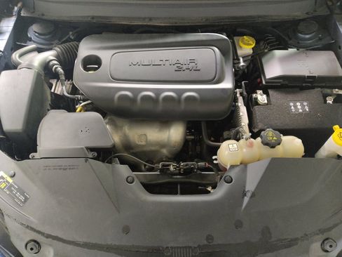 Used 2019 Jeep Cherokee Limited FWD image 30