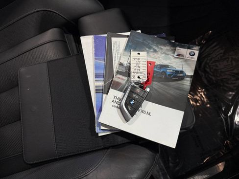 Used 2016 BMW X5 M image 25