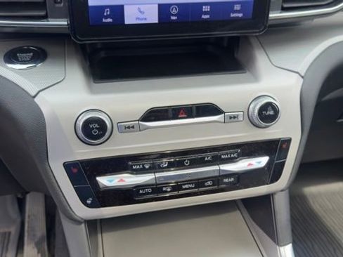 Used 2023 Ford Explorer XLT w/ Equipment Group 202A AWD/4WD image 14