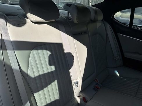 Used 2022 Genesis G70 3.3T image 9