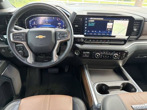 Used 2024 Chevrolet Silverado 3500 High Country w/ High Country Premium Package AWD/4WD image 16