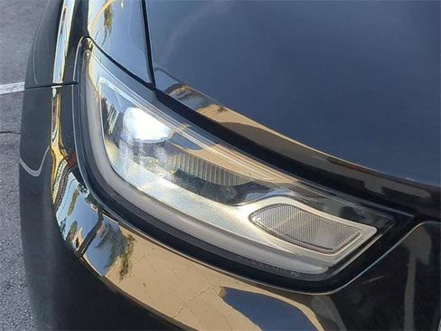 Certified 2024 Chrysler Pacifica Touring-L image 10