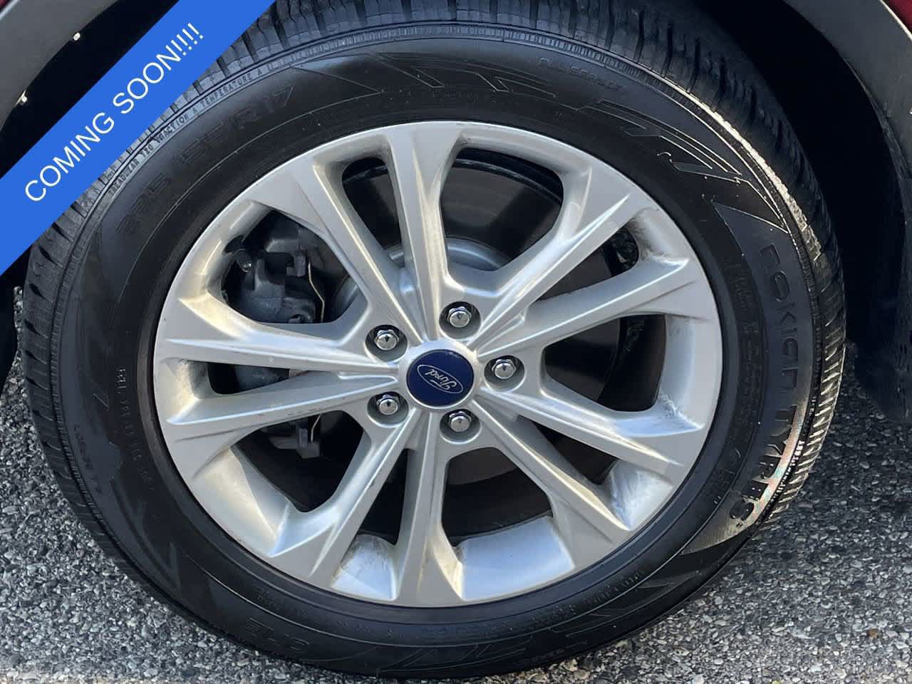 Used 2017 Ford Escape SE w/ Equipment Group 201A AWD/4WD image 33