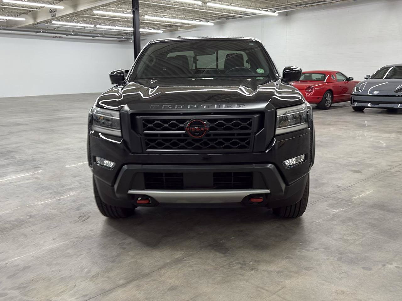 Used 2023 Nissan Frontier Pro-X w/ Pro-X Premium Package RWD image 3