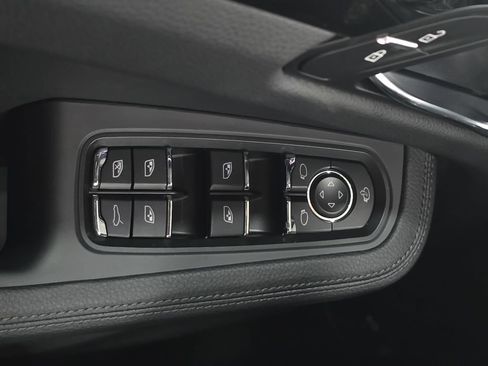 New 2026 Porsche Macan image 21