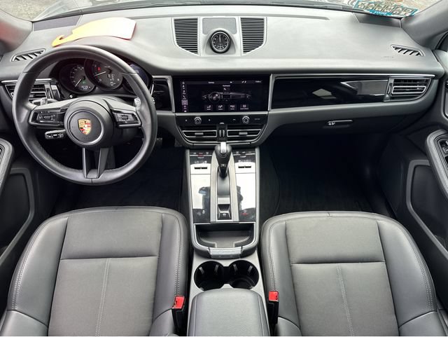 Used 2023 Porsche Macan Turbo AWD/4WD image 17