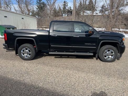 Used 2018 GMC Sierra 3500 Denali image 8