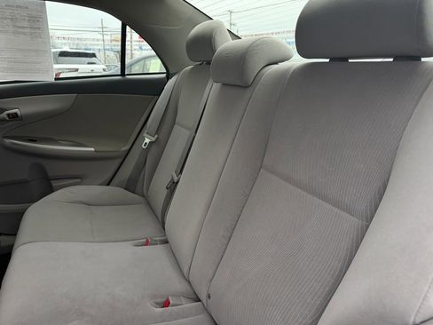 Used 2013 Toyota Corolla image 29