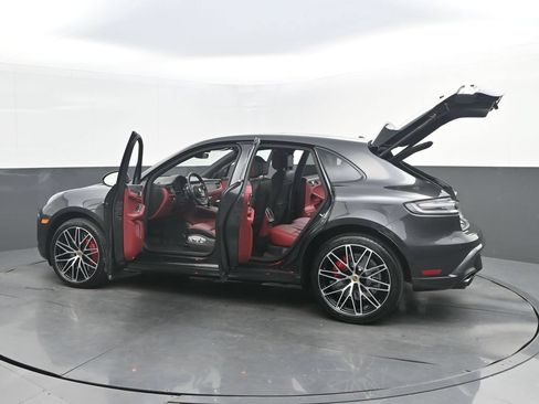 Certified 2024 Porsche Macan GTS AWD/4WD image 38