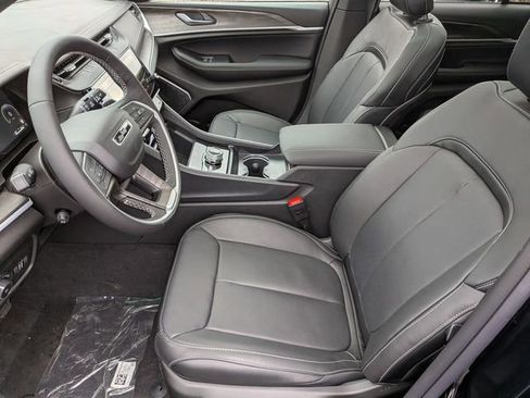 New 2026 Jeep Grand Cherokee Limited Reserve image 10