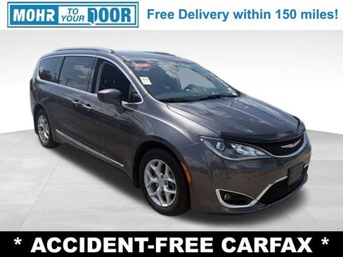 Used 2017 Chrysler Pacifica Touring-L Plus w/ Advanced Safetytec Group FWD image 8