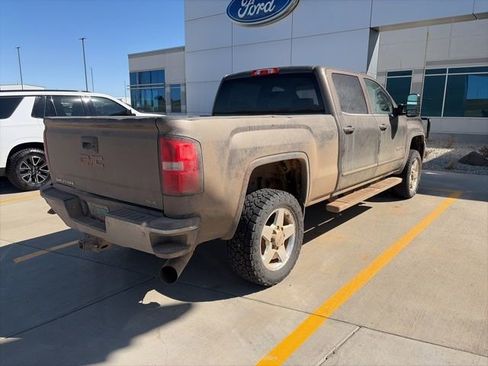 Used 2015 GMC Sierra 2500 SLE w/ SLE Preferred Package AWD/4WD image 2