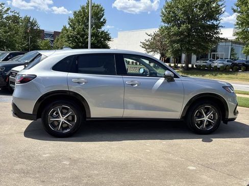 Used 2025 Honda HR-V EX-L image 2