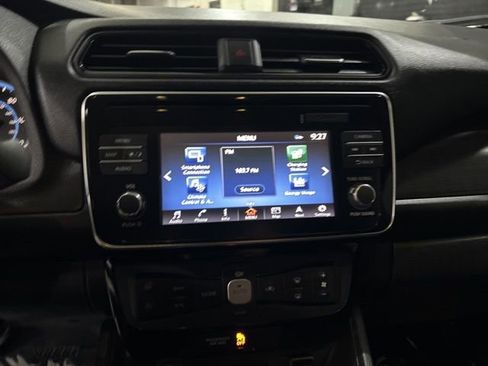 Used 2018 Nissan Leaf SV w/ SV Technology Package FWD image 23