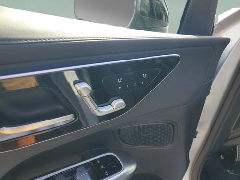 Used 2026 Mercedes-Benz GLC 300 image 18