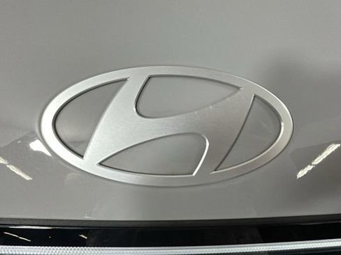 Used 2025 Hyundai Kona SE AWD/4WD image 9