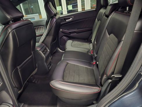 Used 2022 Ford Edge ST-Line image 29