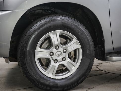 Used 2010 Toyota Sequoia SR5 AWD/4WD image 28