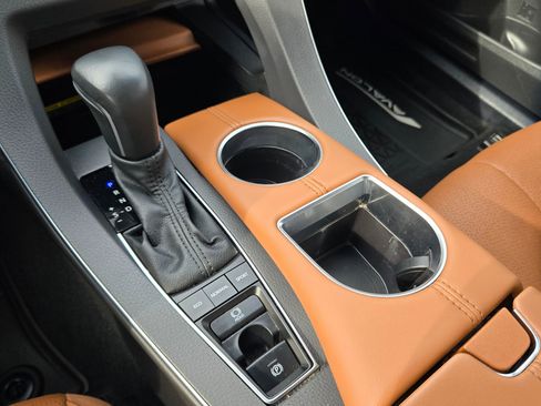 Used 2022 Toyota Avalon Limited w/ Advanced Safety Package image 31