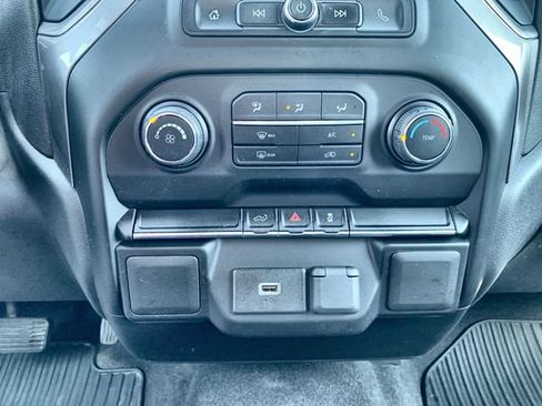 Used 2020 Chevrolet Silverado 1500 Custom w/ Custom Value Package AWD/4WD image 16