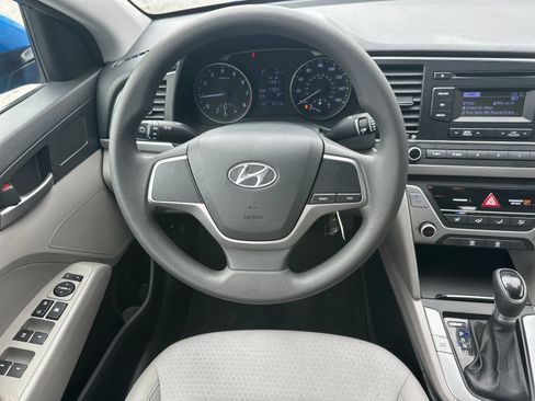 Used 2017 Hyundai Elantra SE FWD image 14
