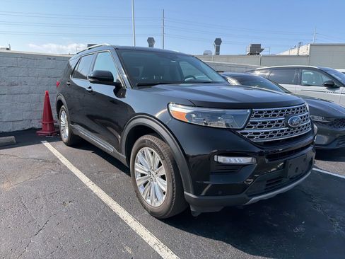 Used 2021 Ford Explorer Limited w/ Equipment Group 301A image 3