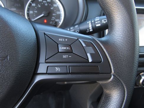 Used 2025 Nissan Kicks Play S image 24