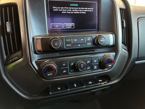 Used 2018 Chevrolet Silverado 1500 LT w/ Texas Edition image 19