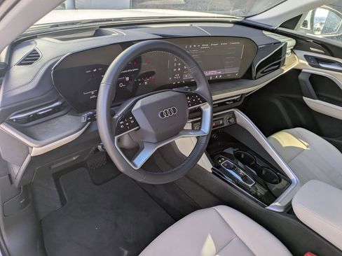 Certified 2025 Audi Q5 Premium Plus w/ Premium Plus AWD/4WD image 12