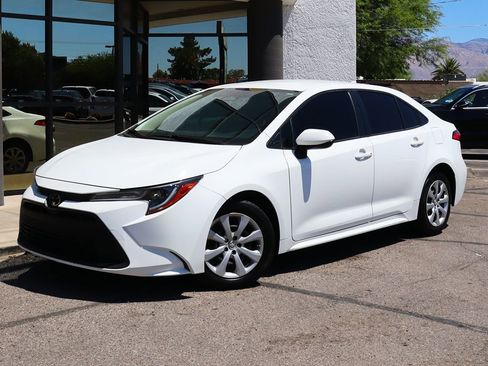 Used 2023 Toyota Corolla LE w/ Carpet Mat Package (TMS) FWD image 2