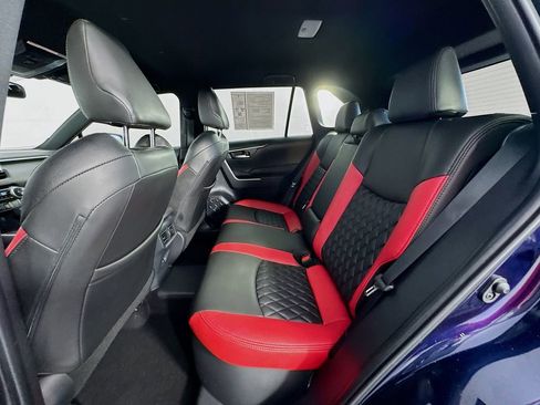 Used 2024 Toyota RAV4 SE image 22