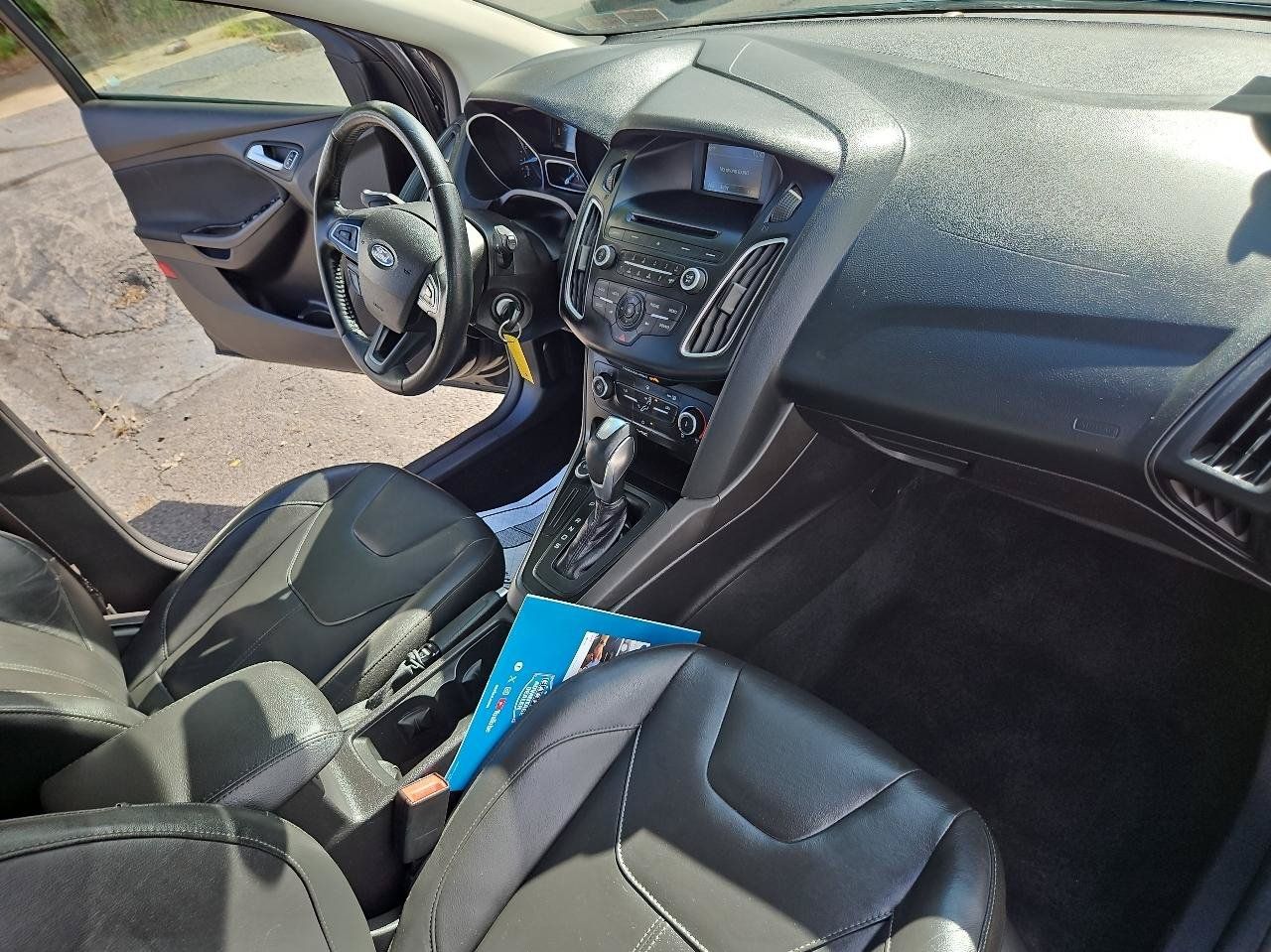Used 2015 Ford Focus SE w/ Equipment Group 201A FWD image 16