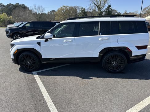 Used 2025 Hyundai Santa Fe Calligraphy image 9