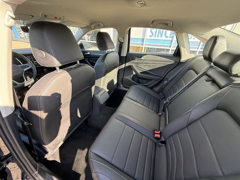 Used 2024 Volkswagen Jetta SE image 27