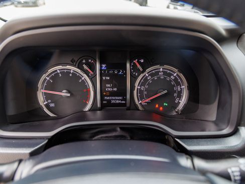 Used 2021 Toyota 4Runner Limited image 16