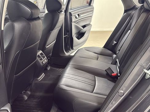 Used 2021 Honda Accord Touring image 15