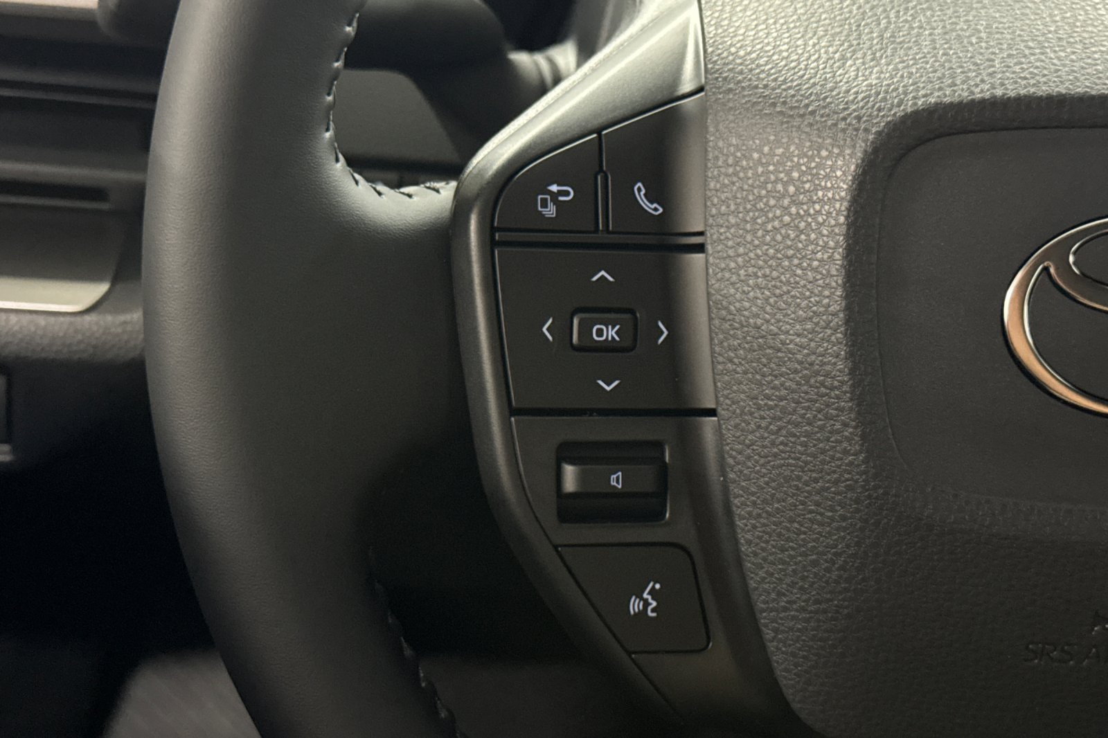 New 2027 Toyota Prius LE FWD image 29