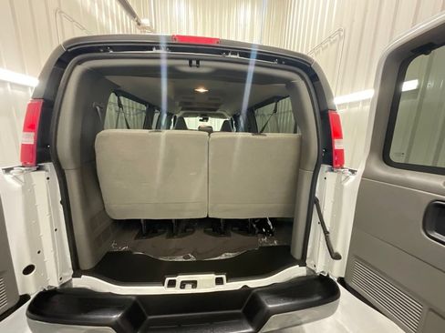 Used 2026 GMC Savana 3500 LT w/ LT Preferred Equipment Group RWD image 25