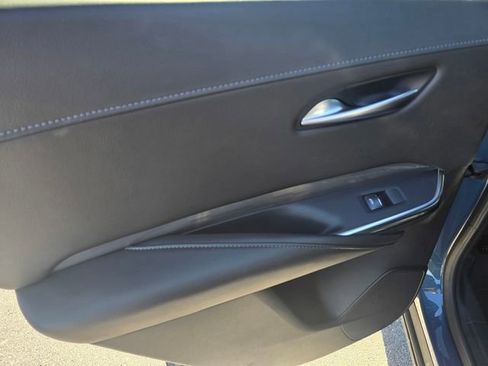 Used 2025 Cadillac XT4 Premium Luxury image 15