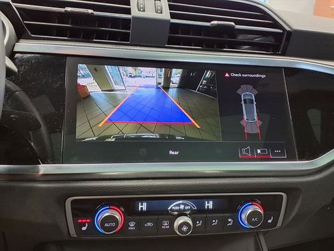 Used 2025 Audi Q3 2.0T Premium image 27