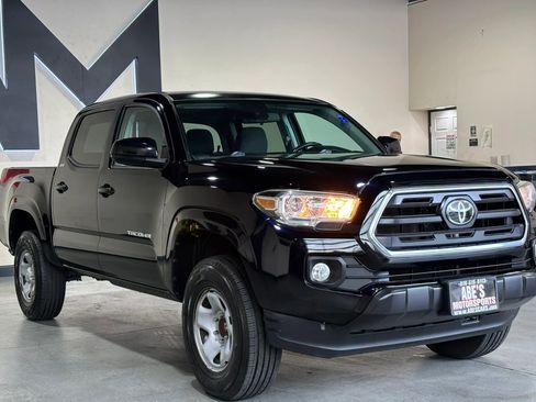 Used 2019 Toyota Tacoma SR5 RWD image 2