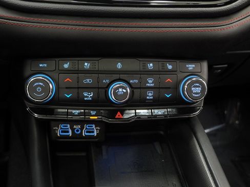 Certified 2024 Dodge Durango R/T image 32