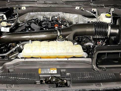 Used 2025 Ford Expedition Platinum image 13