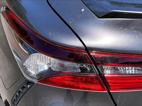 Used 2022 Toyota Camry SE FWD image 27