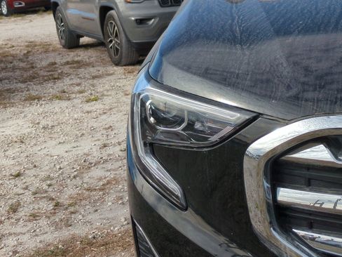 Used 2021 GMC Terrain SLT image 10