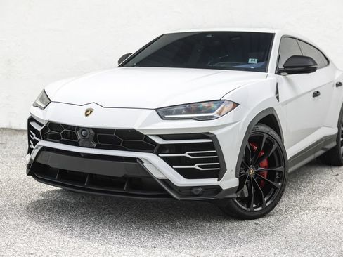 Used 2020 Lamborghini Urus AWD/4WD image 11