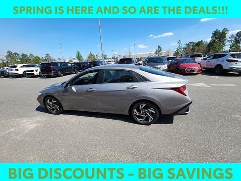 Certified 2024 Hyundai Elantra Limited image 10