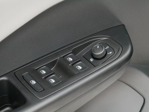 Certified 2023 Volkswagen Taos SE w/ Panoramic Sunroof Package AWD/4WD image 19
