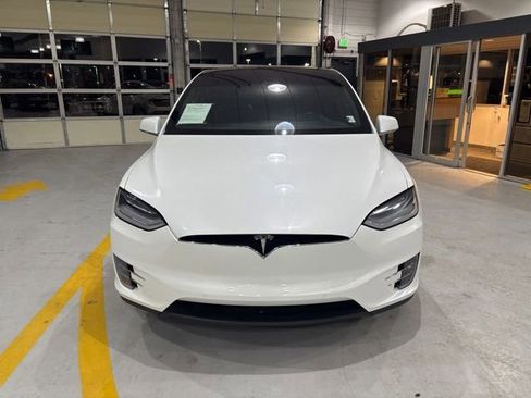 Used 2020 Tesla Model X Long Range image 2